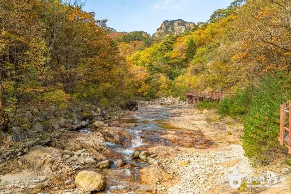 Autumn stream and a boardwalk in the Osaek Jujeongol valley, Seoraksan